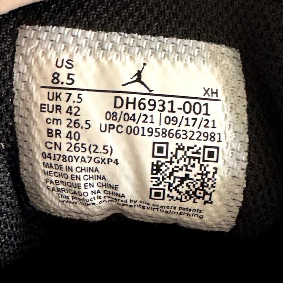 Size 8.5 - Nike Air Jordan 1 Low SE Diamond Men's Shoes - Picture 7 of 9